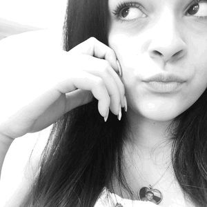 Meet your Posher, Mia